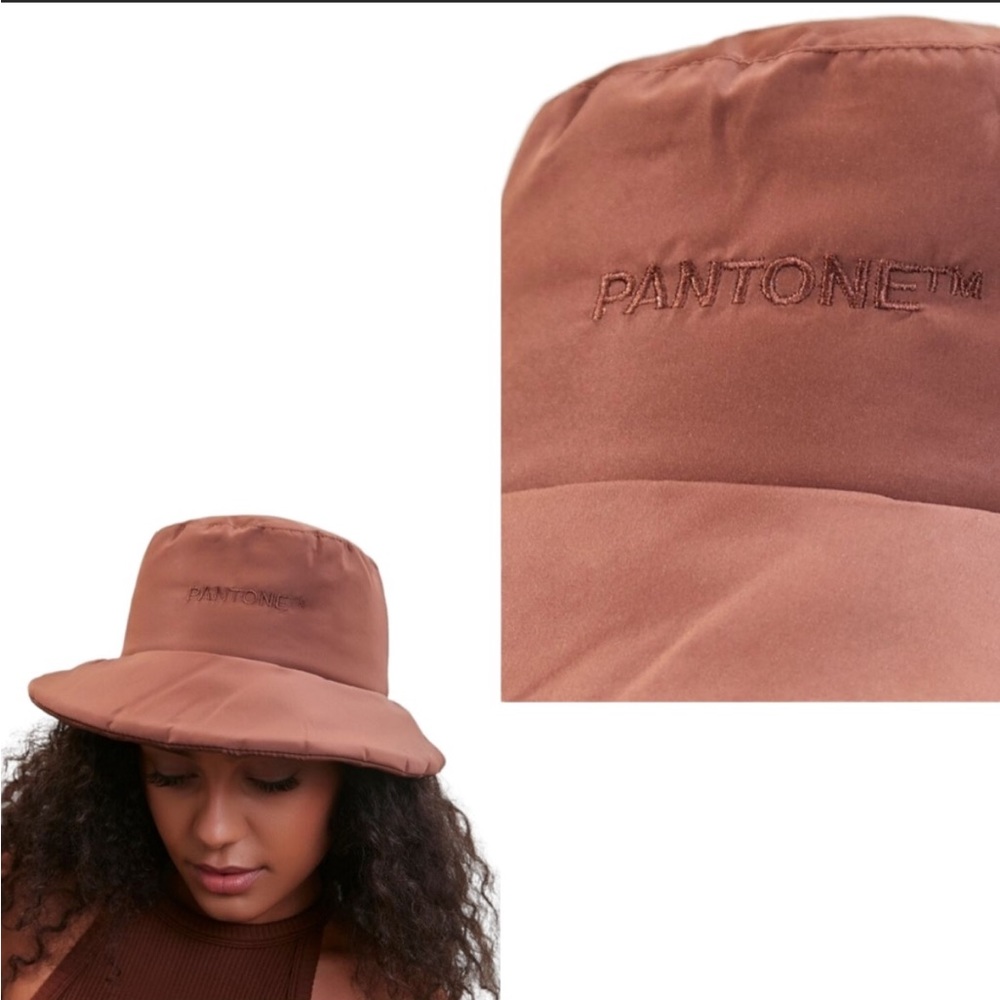 this bucket hat features front "Pantone™" embroidery.
- Officially licensed